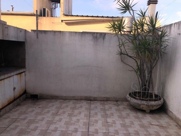 3 Amb Tipo Casa al Frente en Duplex c/Patio, Lavad, Parrilla. (7 Años Antig.) IMPECABLE