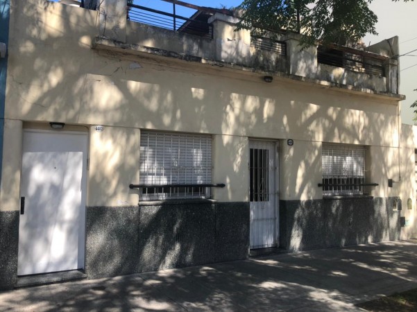 3 Amb y 1/2 Tipo Casa al Ctra- Frente entrada Independ x Pasillo, Tza c/Parrilla y Lavad., IMPECABLE Sin Expensas