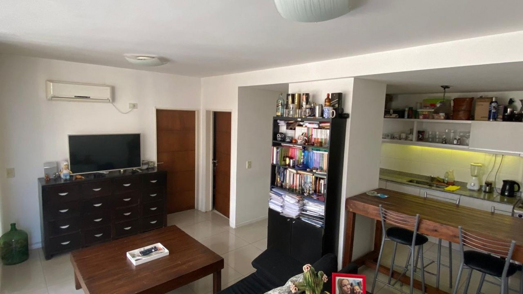 Hermoso departamento 2 ambientes a la calle, con detalles de calidad, gran balcon y luz